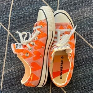 Converse all star low top Summer Spirit Pink
Quartz/Magma Orange hearts W9